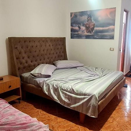 Hotel Nicola Lezhë エクステリア 写真