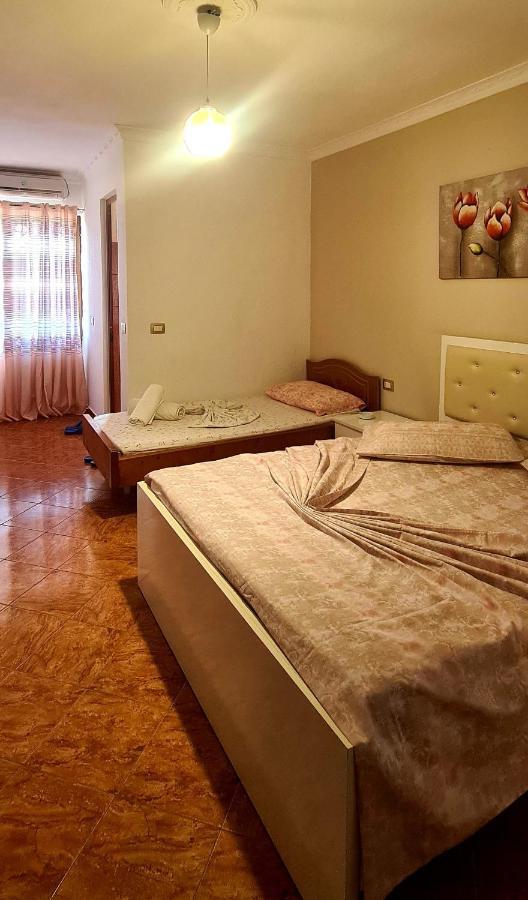 Hotel Nicola Lezhë エクステリア 写真
