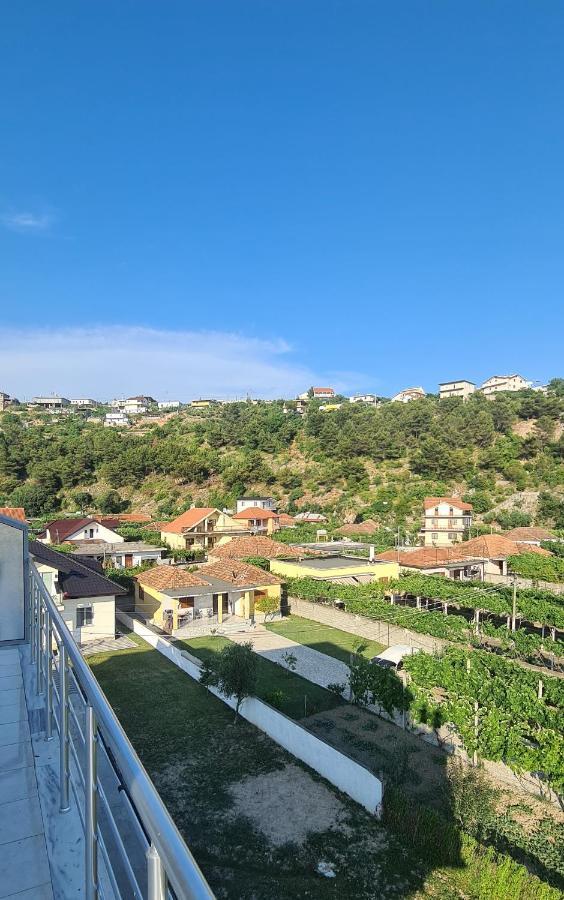 Hotel Nicola Lezhë エクステリア 写真