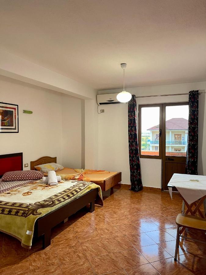 Hotel Nicola Lezhë エクステリア 写真